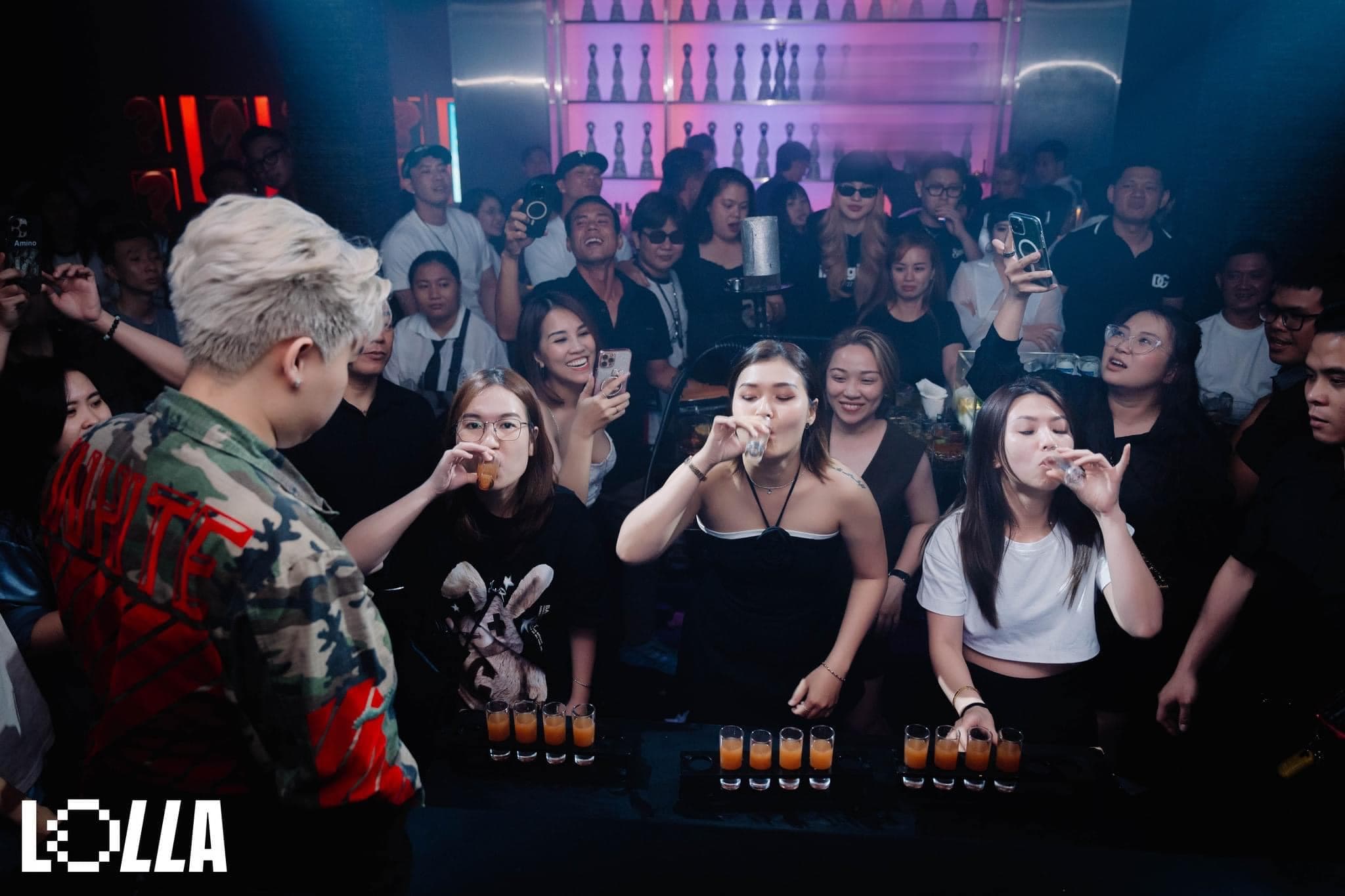 LOLLA SGN dance floor